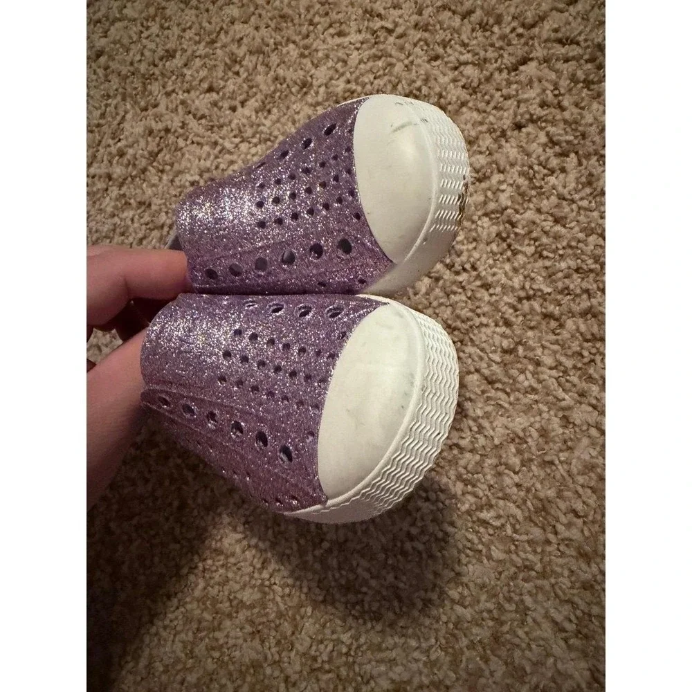 Native Jefferson Purple sparkle girls size C6